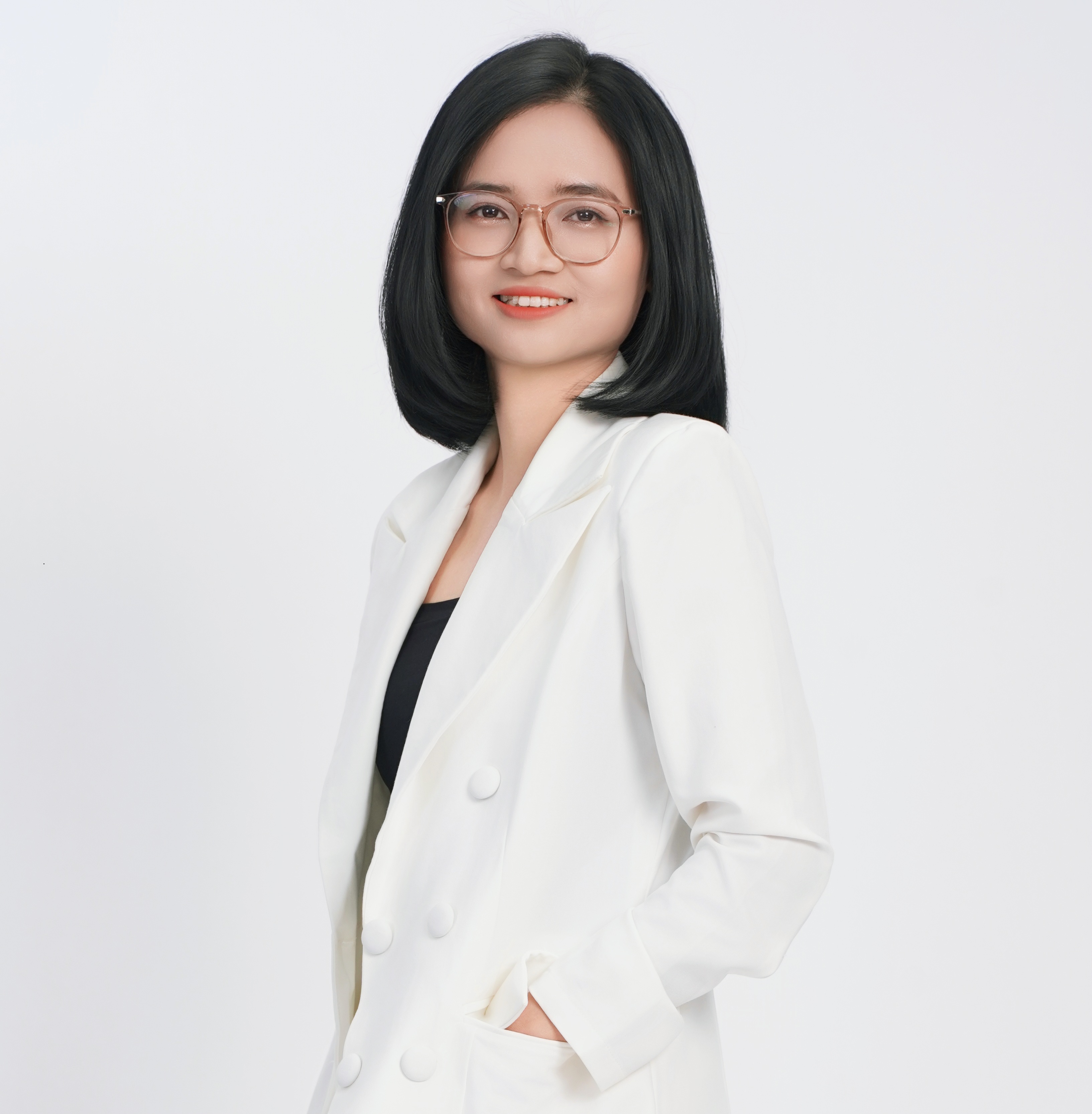 Nora Hương Chuyên Gia